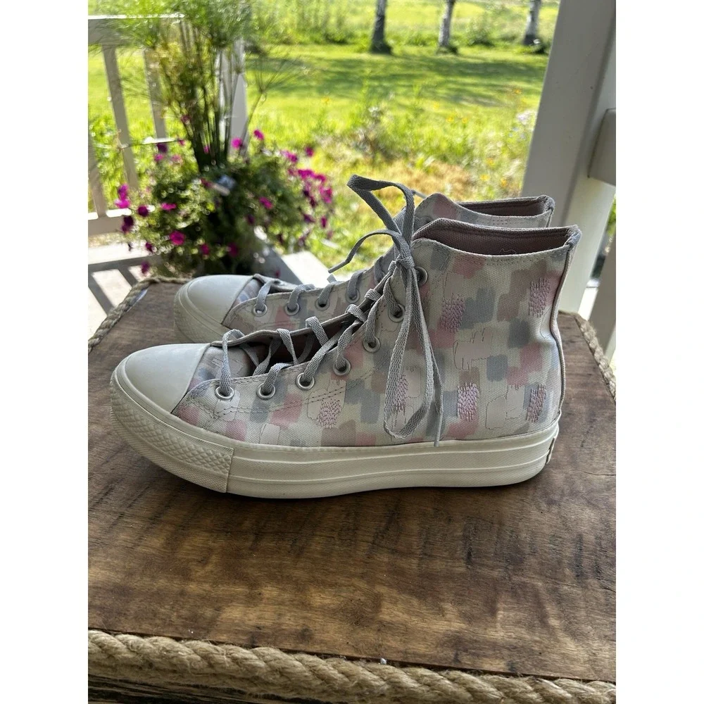 Converse Chuck Taylor All Star Hi Womens 10 Gray Pink Camo High Top Sneakers